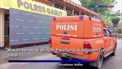 Descargar video: Makam di Garut Dibongkar untuk Autopsi, Jasad Siti Korban Wowon Cs Masih Utuh