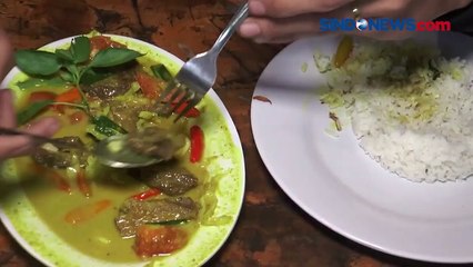 Sensasi Makan Tongseng Sapi di Tengah Kolam Sambil Terapi Ikan