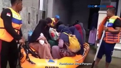 30 Pelajar Terjebak Banjir Dievakuasi dari Gedung SMP IT  Pidie