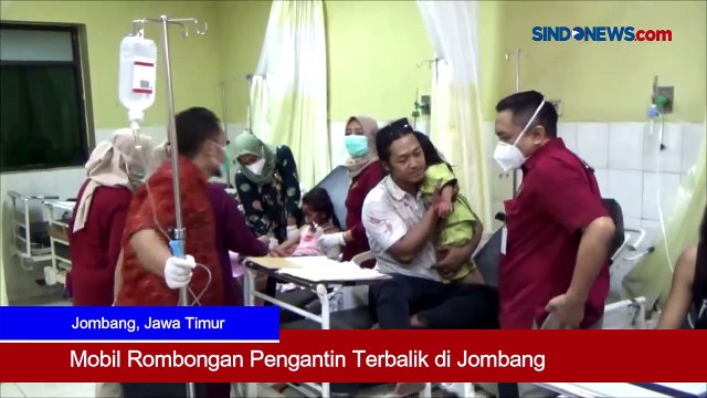 Mobil Rombongan Pengantin Terbalik di Jombang, Belasan Orang Luka-Luka