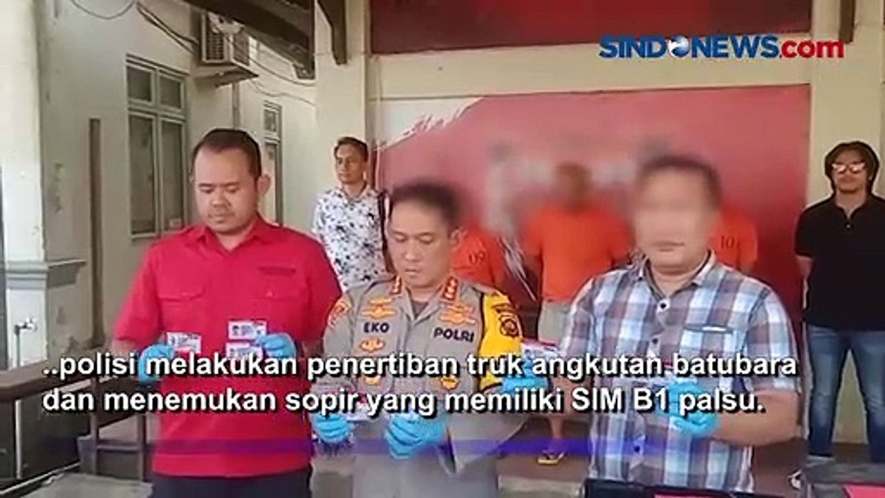 Polisi Bongkar Sindikat Pembuat Sim Palsu Saat Lakukan Razia Truk Di Jambi Video Dailymotion