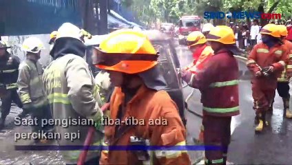 Minibus Terbakar saat Membawa 20 Jeriken Bensin di Bandung