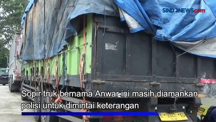Minibus Tabrak Truk di Tol Solo-Ngawi, Tewaskan Empat Orang