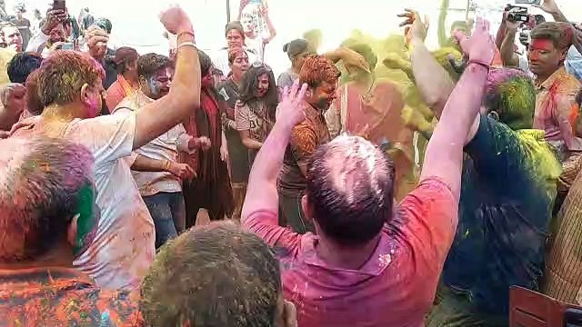 जबलपुर में पुलिस होली समारोह में आईएएस, आईपीएस का डांस वीडियो वायरल
