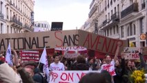 نقابات طلابية تتظاهر في باريس رفضا لإصلاح نظام التقاعد