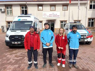 Evsiz kalan ailesine değil, enkaz altındaki vatandaşların yardımına koştu