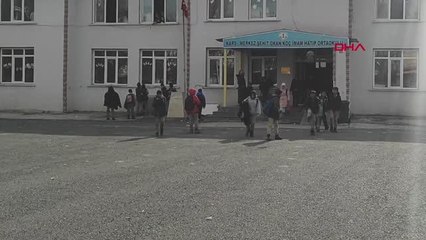 Kars'ta depreme dayanıksız olduğu tespit edilen ortaokulda son ders