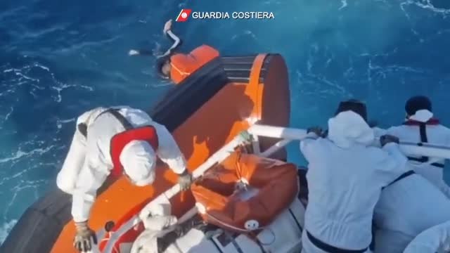 Sea Watch rescata a 83 migrantes en las costas italianas