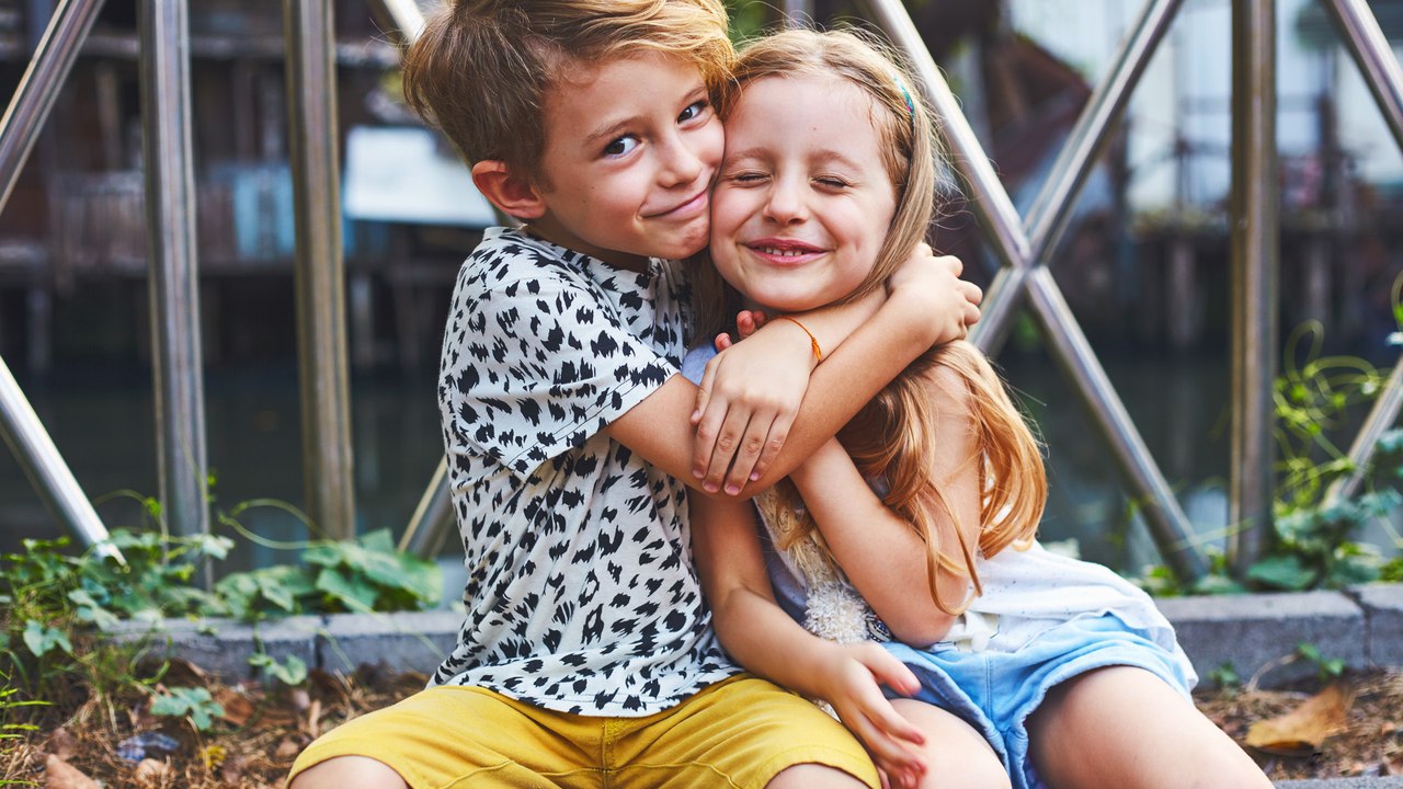 Geschwister-Liebe: Diese drei Sternzeichen sind tolle Brüder oder Schwestern
