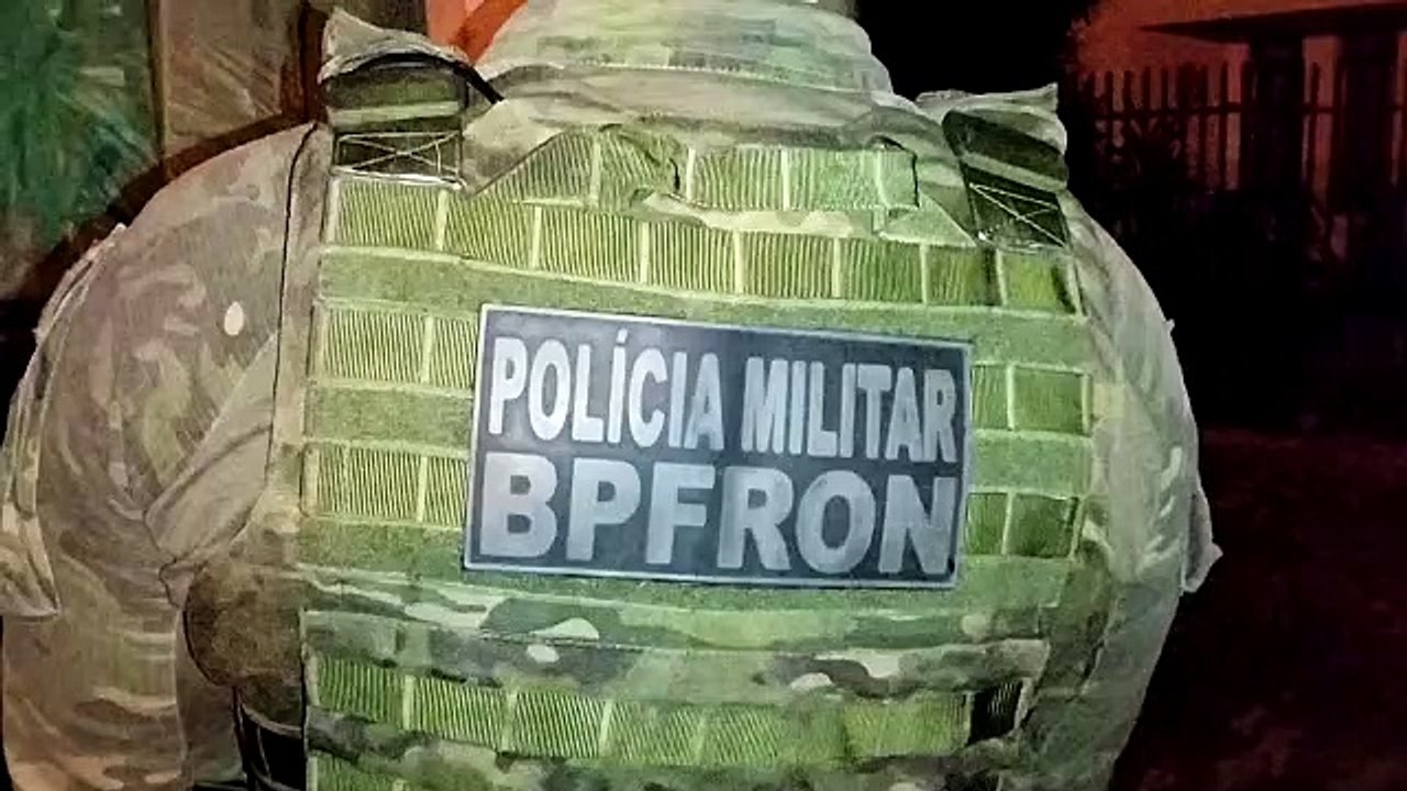 BPFron de Umuarama apreende caminhão com cigarros e causa prejuízo de quase R$ 1,2 milhões ao crime