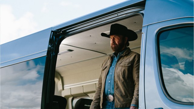 GALA VIDEO : Chuck Norris papa : cette fille cachée découverte… 26 ans plus tard