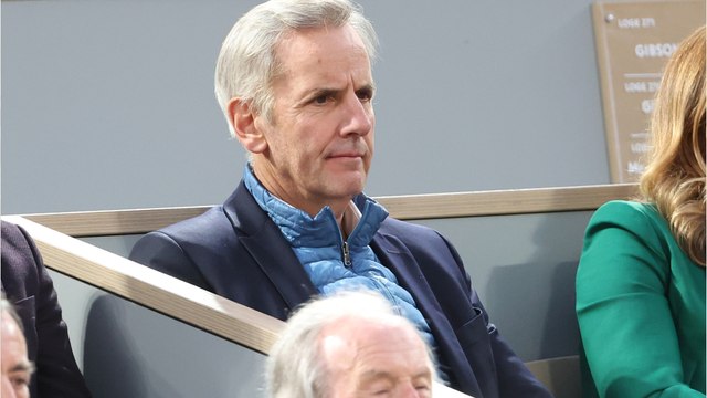 GALA VIDEO - Bernard de la Villardière atteint d’un “cancer compliqué” : ses confidences sur son état de santé