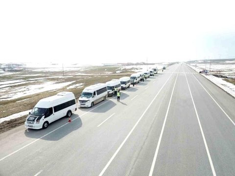 Jandarma ekipleri okul servis araçlarını denetledi