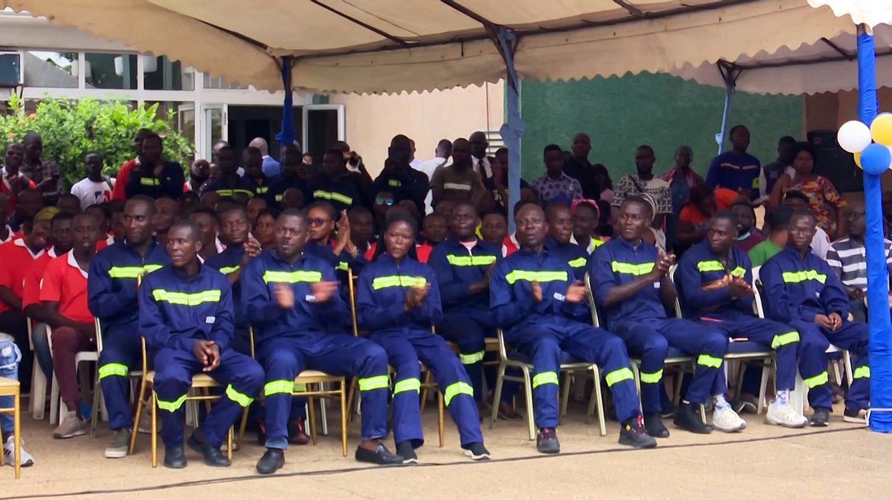 Le Premier ministre remet à 1000 jeunes leur attestation de fin de formation aux métiers de la mer