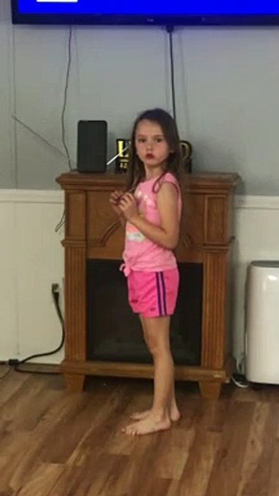 Little Girl Interprets Error Screen Too Literally