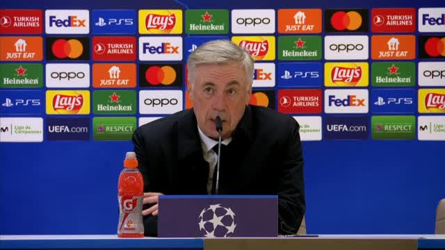 Ancelotti: Kroos y Modric no juegan por su carrera, juegan porque lo merecen