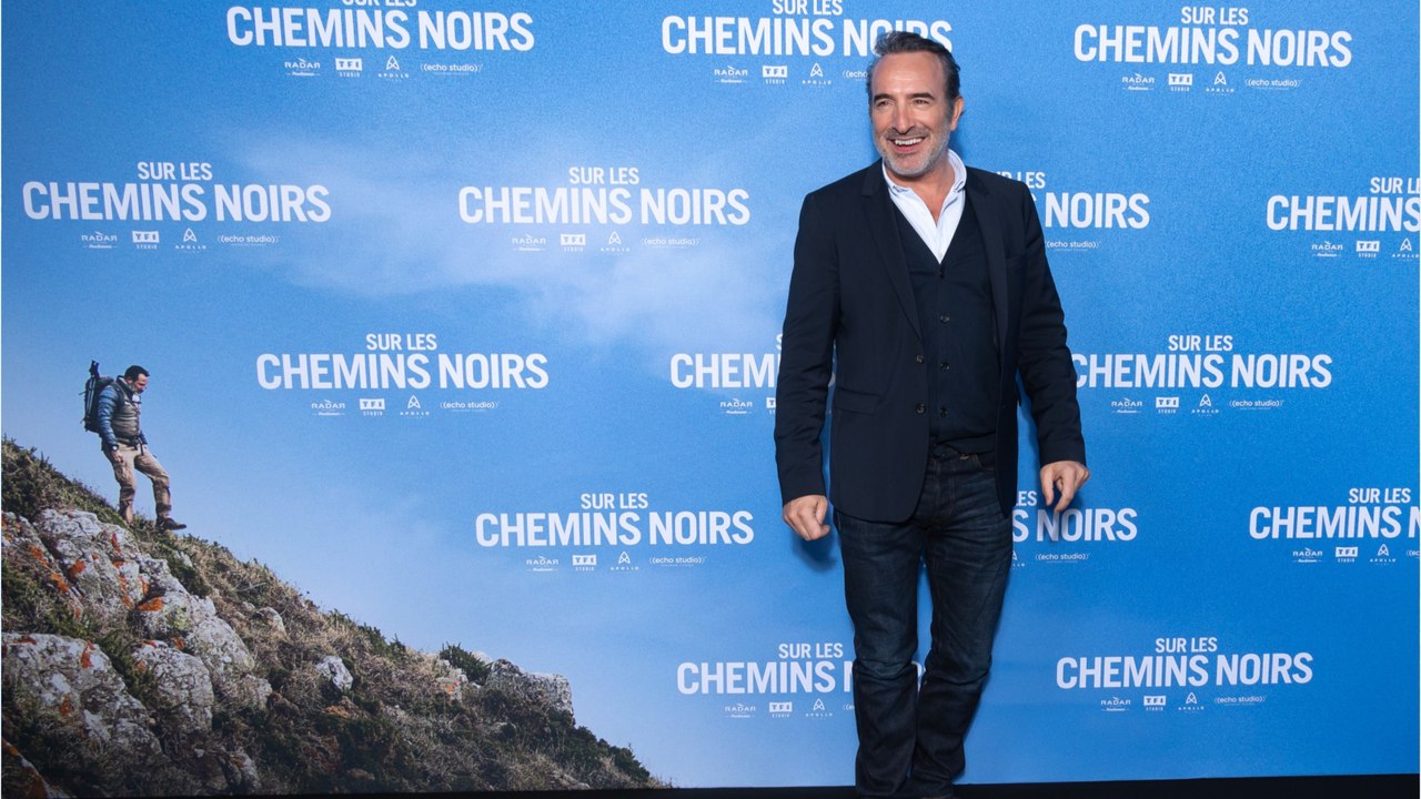 VOICI -  "J'assume mes fils, j'assume mes filles" : Jean Dujardin se confie comme rarement sur ses quatre enfants