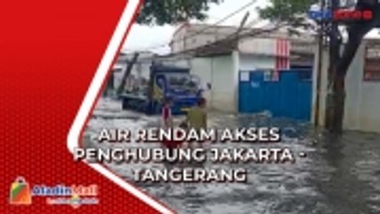 Belasan Motor Mogok, Jalan Penghubung Tangerang - Jakarta Banjir
