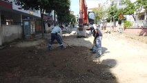 Efeler Belediyesi ekipleri Girne Mahallesi'ndeki yolları yeniliyor
