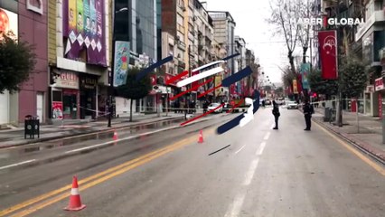 Malatya'da ağır hasarlı bina çöktü