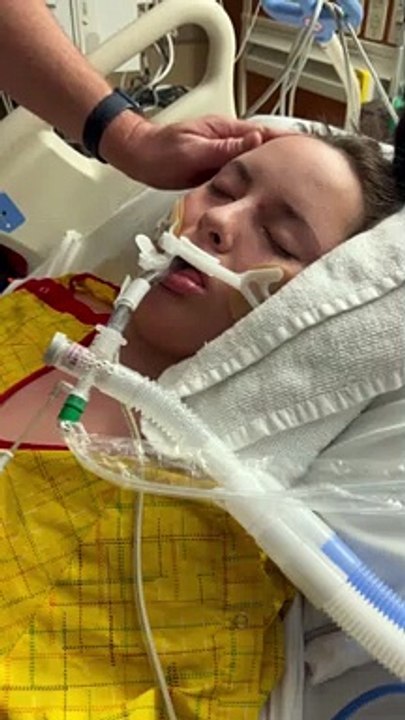 Woman Uses Sign Language to Communicate While in Medically Induced Coma