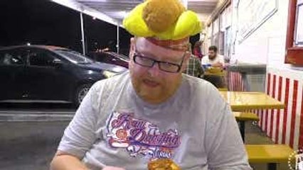 Raw Dogging at Pat's Chili Dogs in Tucson