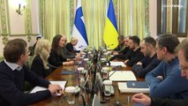 Marin und Selenskyj gedenken der Gefallenen in Kiew