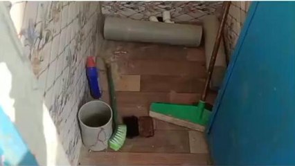 पीलीभीत:अधूरा पड़ा सामुदायिक शौचालय साबित हो रहा सफ़ेद हाथी,जिम्मेदार बेखबर