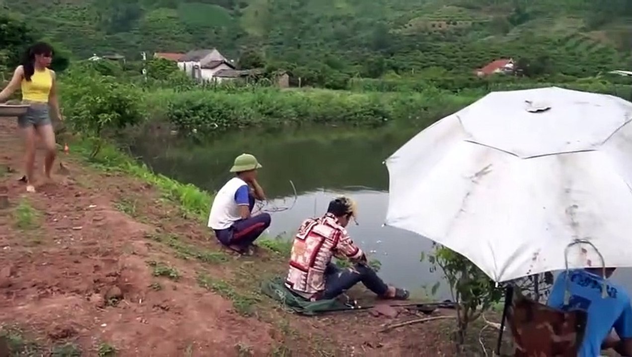 A Clever Fisherwoman!