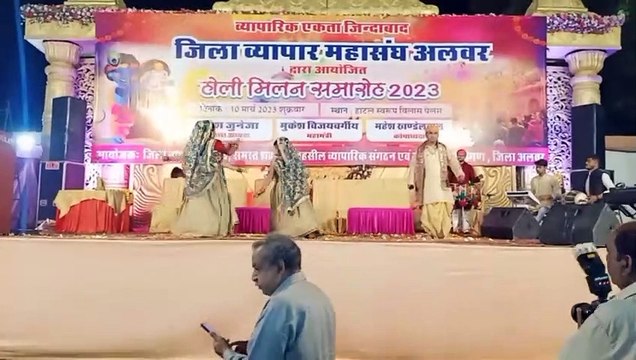 सांस्कृतिक कार्यक्रमों से मन मोहा, देखें वीडियो