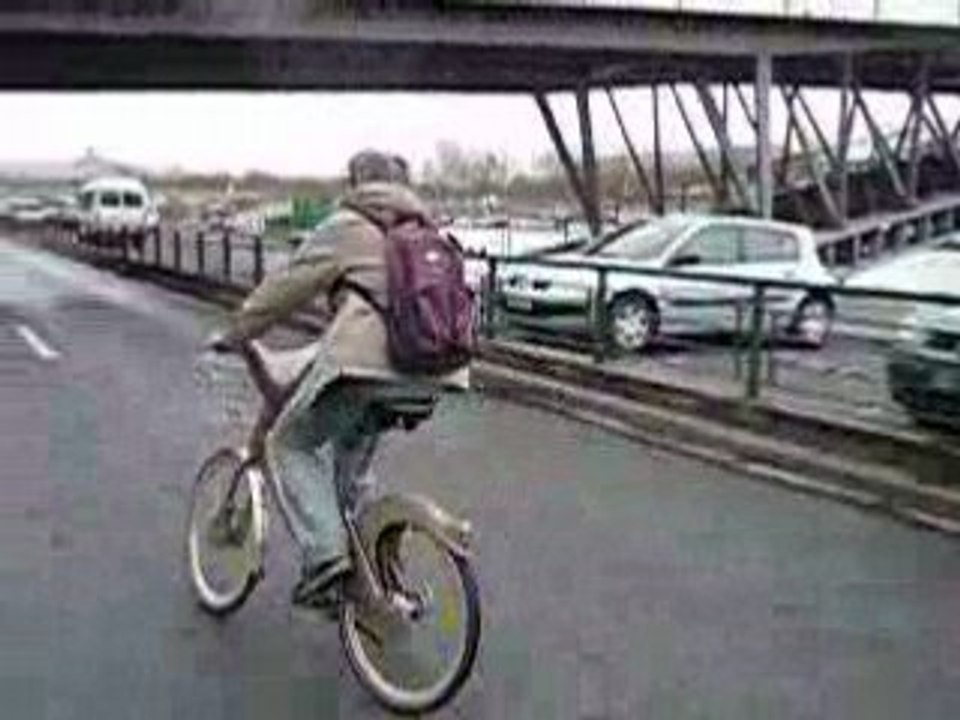 Bannister sur un velib'