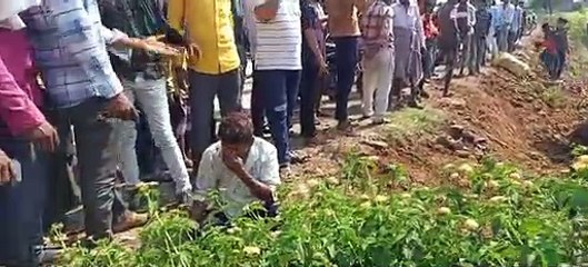 Video Story: Uncontrollable overturned bus