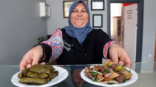 Lokantasını bırakıp deprem bölgesine gitti, günde 2 bin kişilik yemek çıkardı