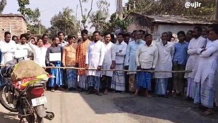 চাঁচলঃ রাস্তা সংস্কারের দুইদিনের মাথায় বেরিয়ে আসছে কঙ্কাল সার চেহারা,বিক্ষোভ