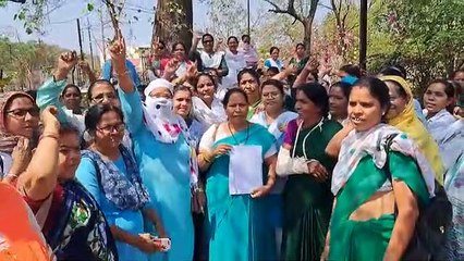 Video Story:  ANM raising slogans demanding salary in Collectorate