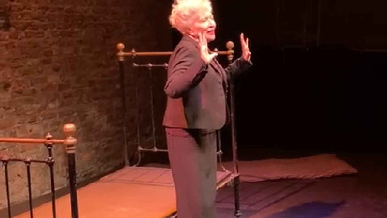 Magüi Mira tras su representación del monólogo 'Molly Bloom' en el Smock Alley Theatre de Dublín el 8 de marzo