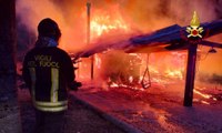 Rogo devasta chalet in Irpinia, salva intera famiglia (11.03.23)