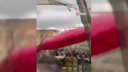 Kocaeli'de şiddetli lodos pazar yerini böyle dağıttı