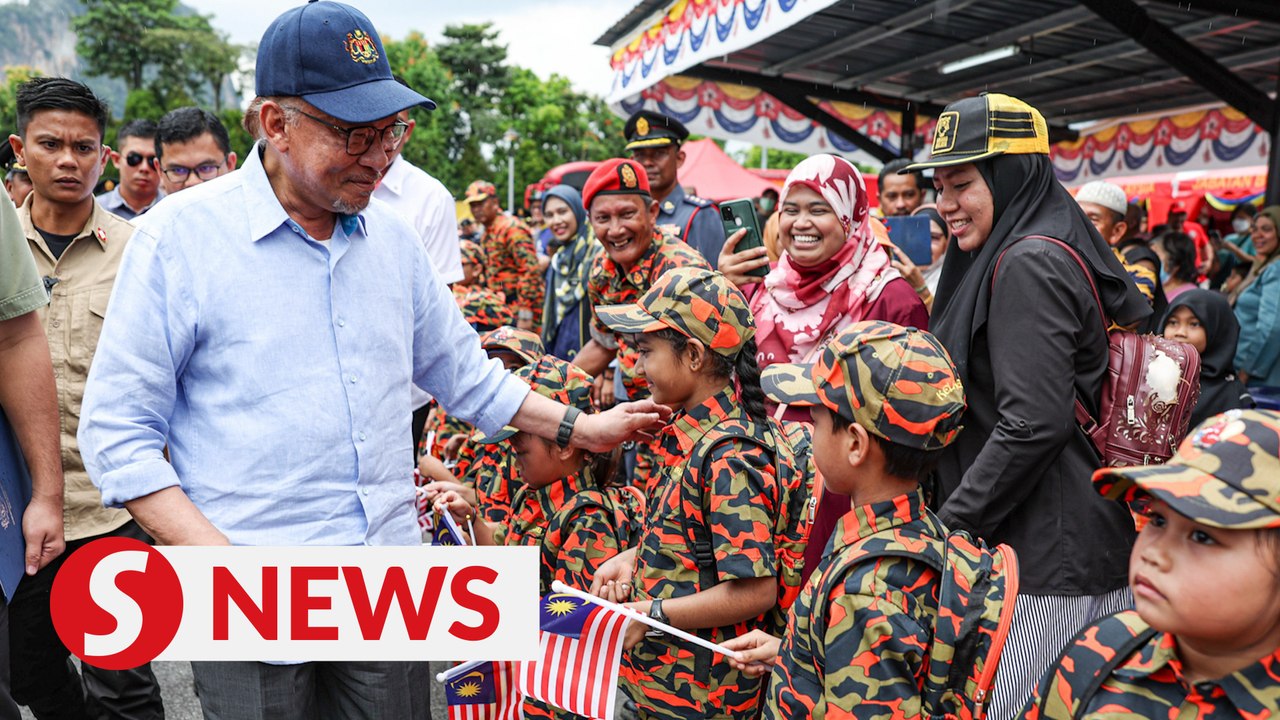 PM: Civil servants’ salary will be priority when economy picks up