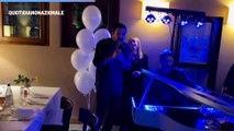 Salvini e Meloni al karaoke ieri sera per il compleanno del leader leghista. Hanno cantato La canzone di Marinella di Fabrizio De Andrè