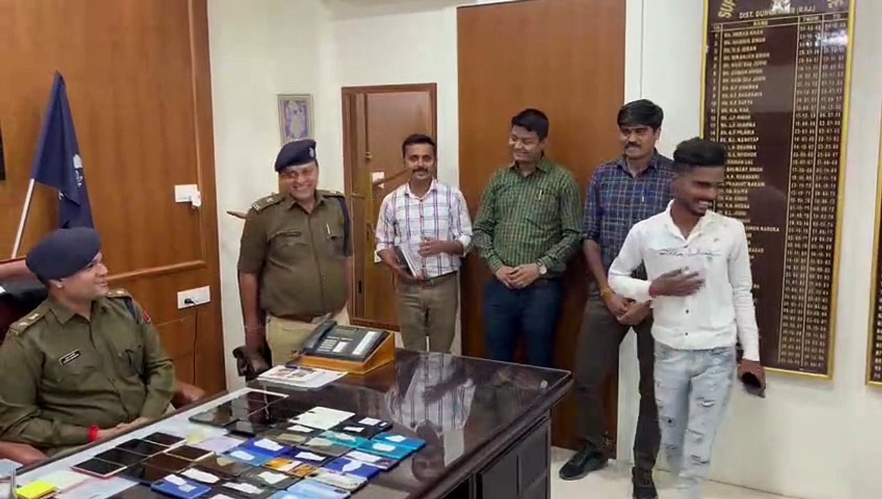 पुलिस ने 40 लोगों को दो साल पहले खोए उनके मोबाइ...