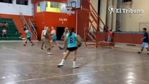 Dos religiosas basquetbolistas causan sensación en Mosconi