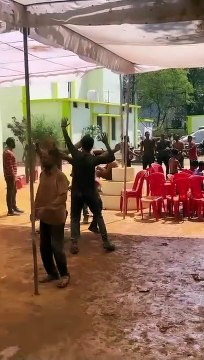 होली के रंग में रंगे लोग, रंगपंचमी तक उड़ेगा गुलाल