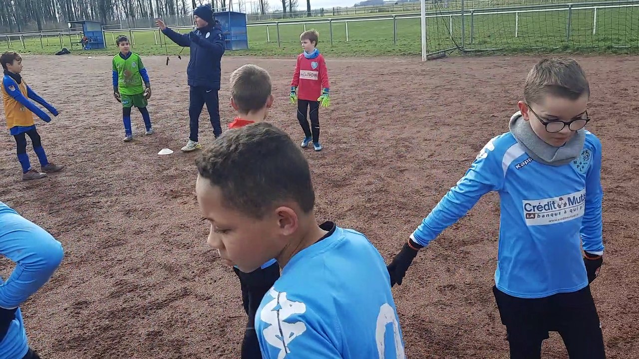 U11 /// SEANCE DE TIRS AU BUT POUR CONCLURE LE CRITERIUM A ST JULIEN (11/03)