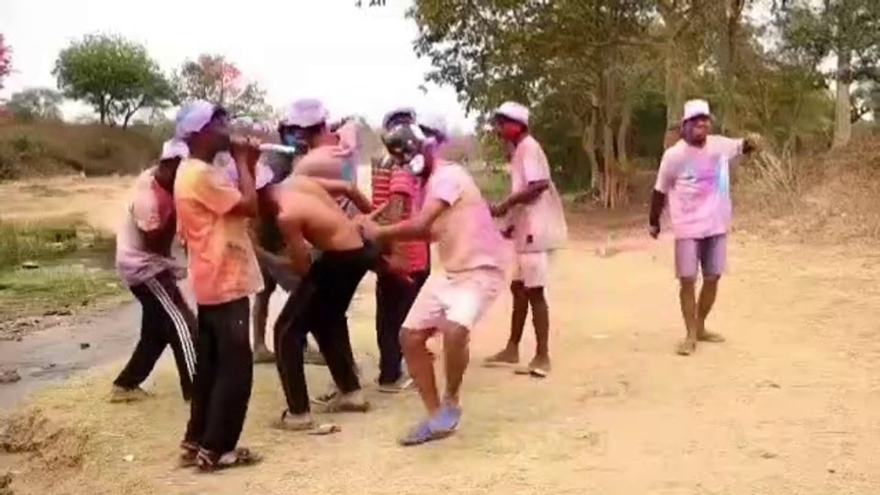 Desi style enjoy holi