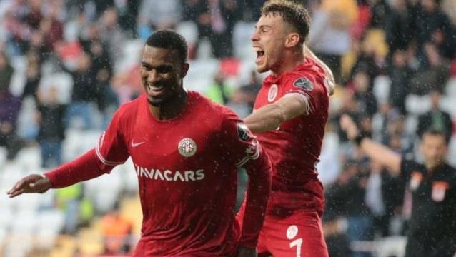 Süper Lig'de müthiş maç! Antalyaspor, Kayserispor'a karşı gol oldu yağdı