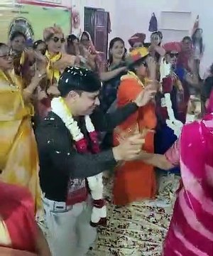 होली मिलन कार्यक्रम में हुए नाच के धमाल में झूमा शहर