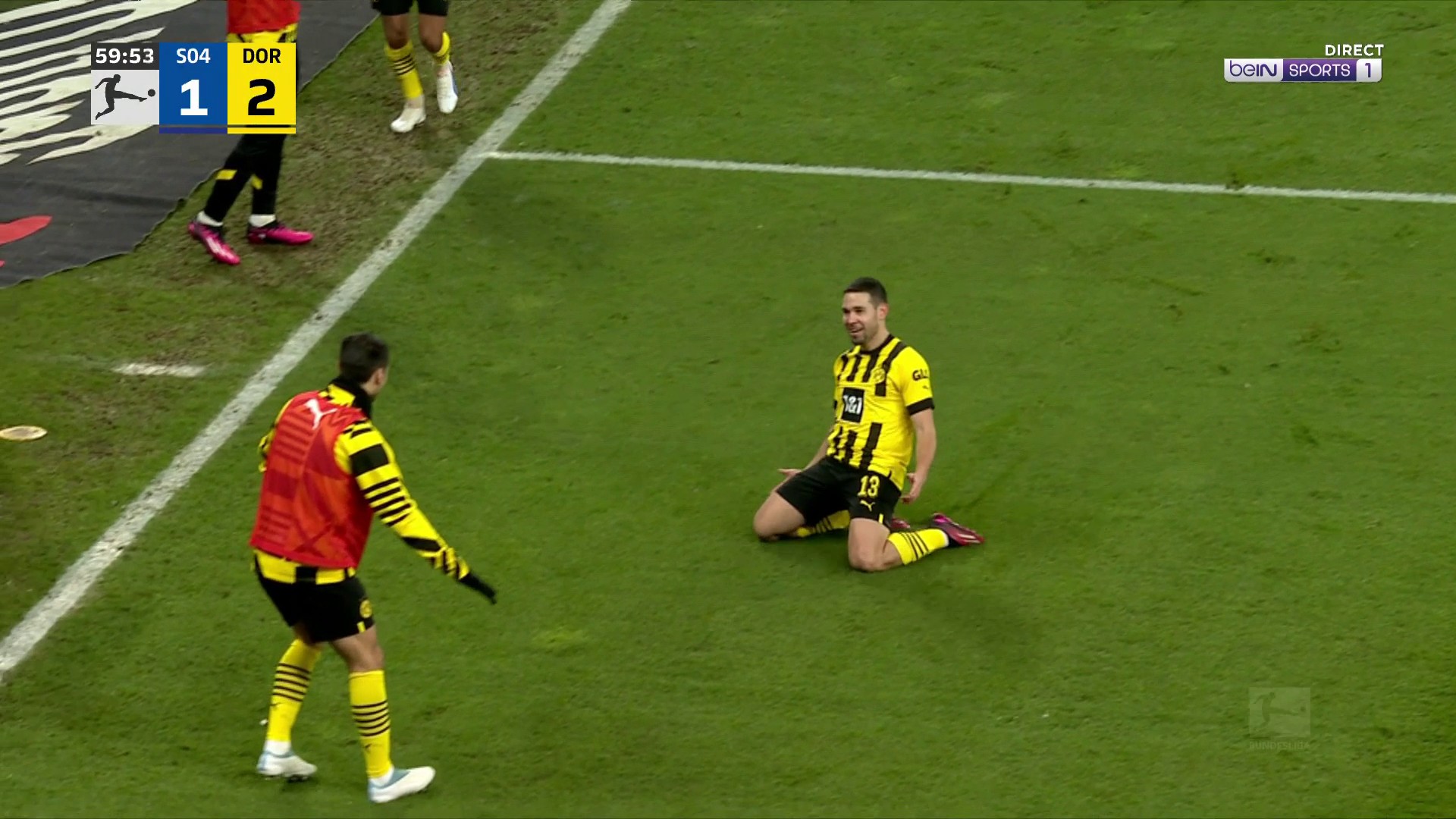 Bundesliga : Raphaël Guerreiro nettoie la lucarne et redonne l'avantage à Dortmund !