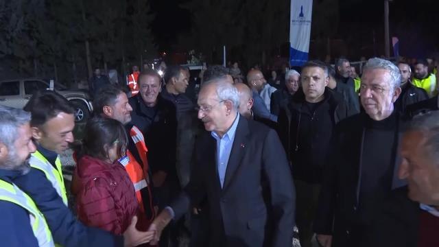 Kılıçdaroğlu, Kahramanmaraş'ta İzmir ve Ankara Büyükşehir Belediyelerinin Afet Koordinasyon Merkezlerini Ziyaret Etti, Abb Çalışanları ile Akşam...