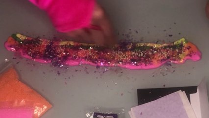 Le Slime Néon de Original Stationery - Glow in the Dark - kit de fabrication - Partie 3